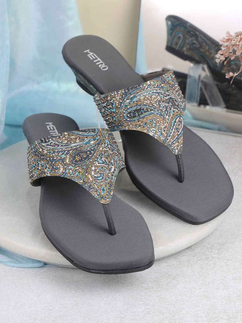 Embellished flatform sandals online