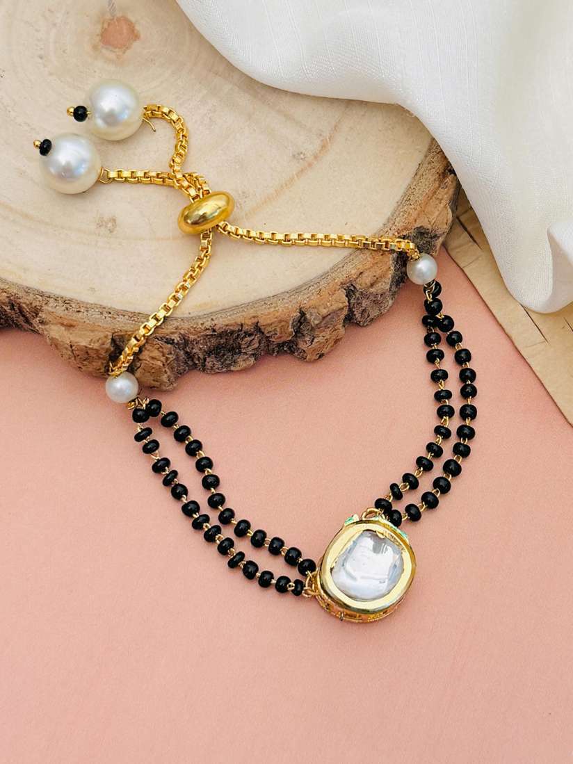 Mangalsutra on hand hot sale