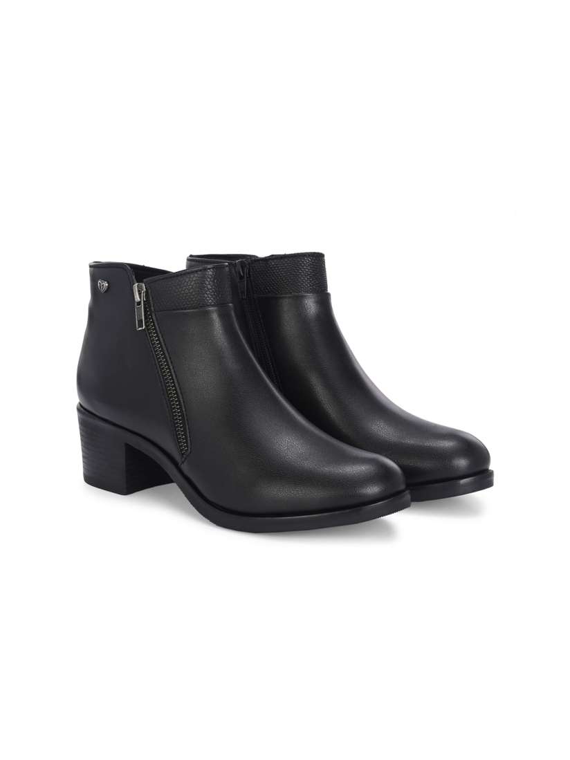 Chelsea boots myntra outlet