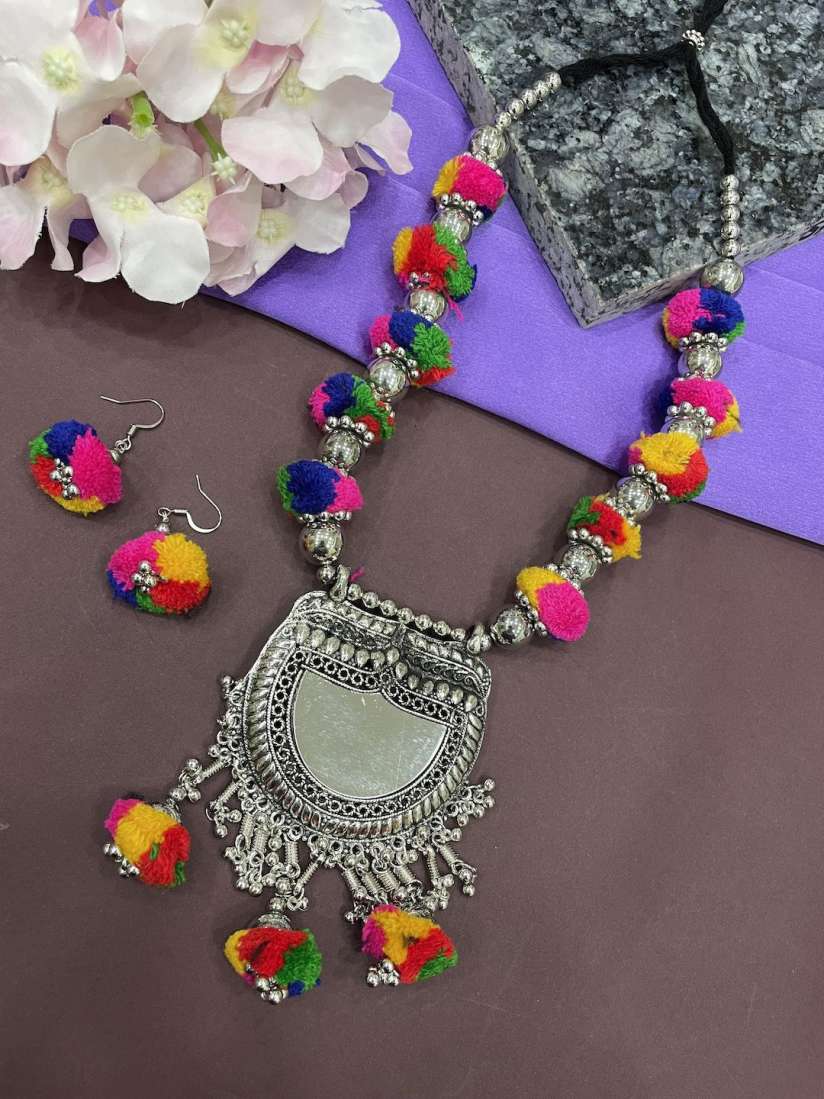 Pom pom jewellery set new arrivals