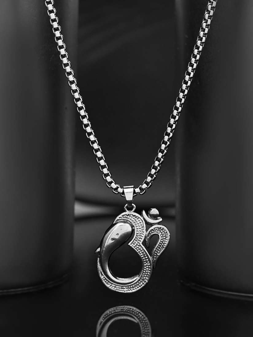 Voylla mens pendant 2025