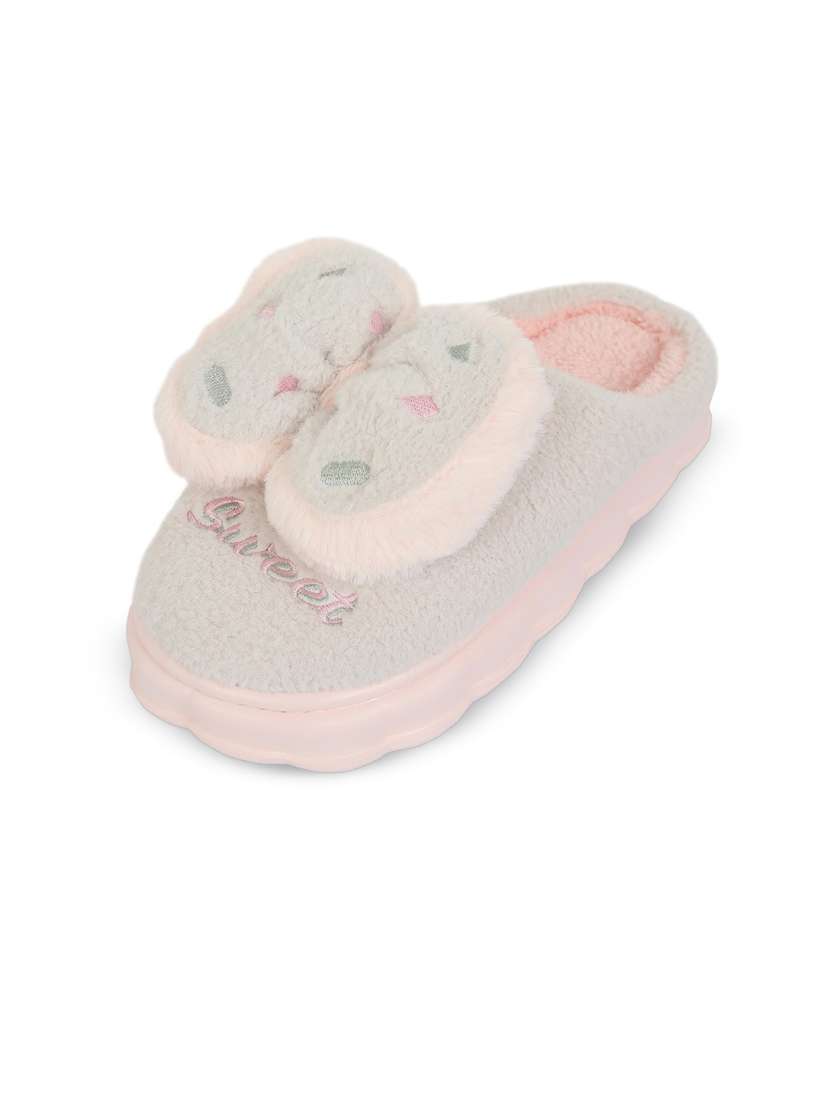 Fur slippers myntra deals