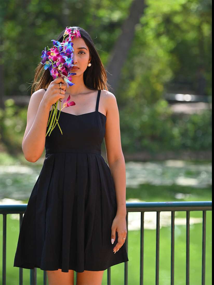 forever 21 little black dress | Dresses | Forever 2 Mini With Pearl Accents Designed with lightweight materials that provide a comfortable feel for daily wear Cosmetics Forever 21 Little Black