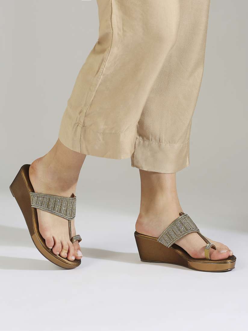 Ladies sandals myntra on sale