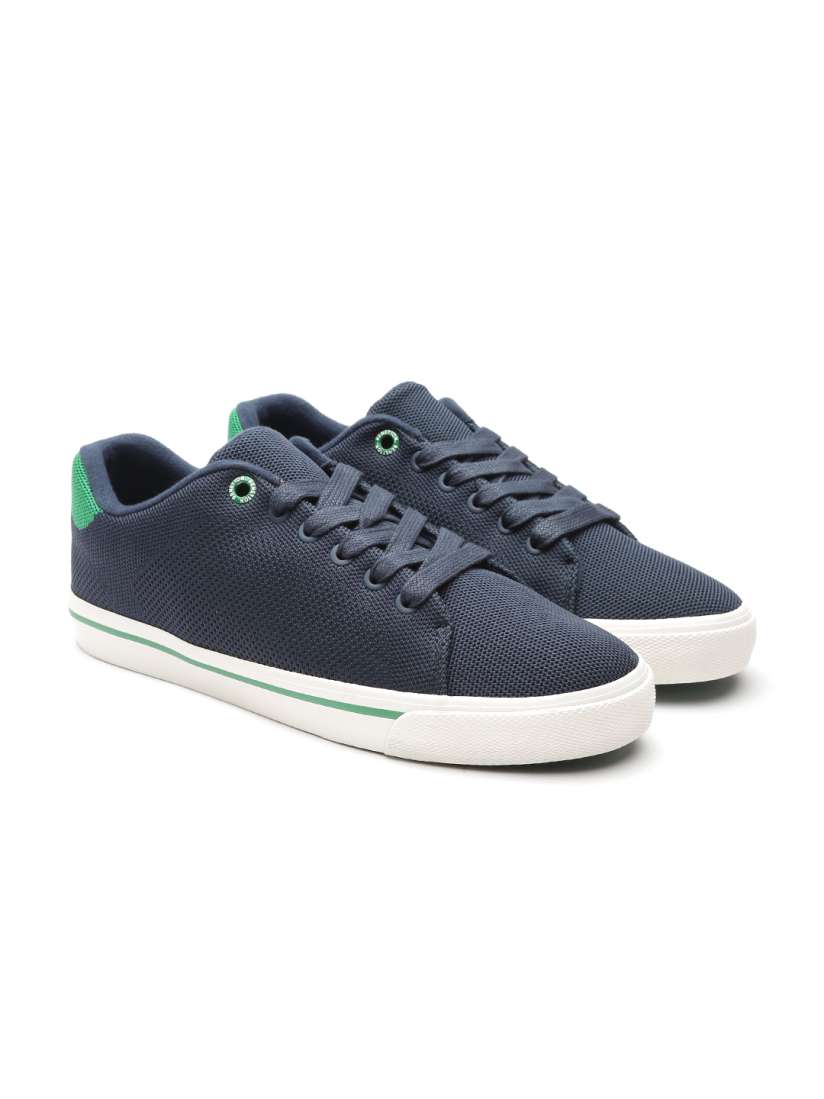 Benetton shoes casual store