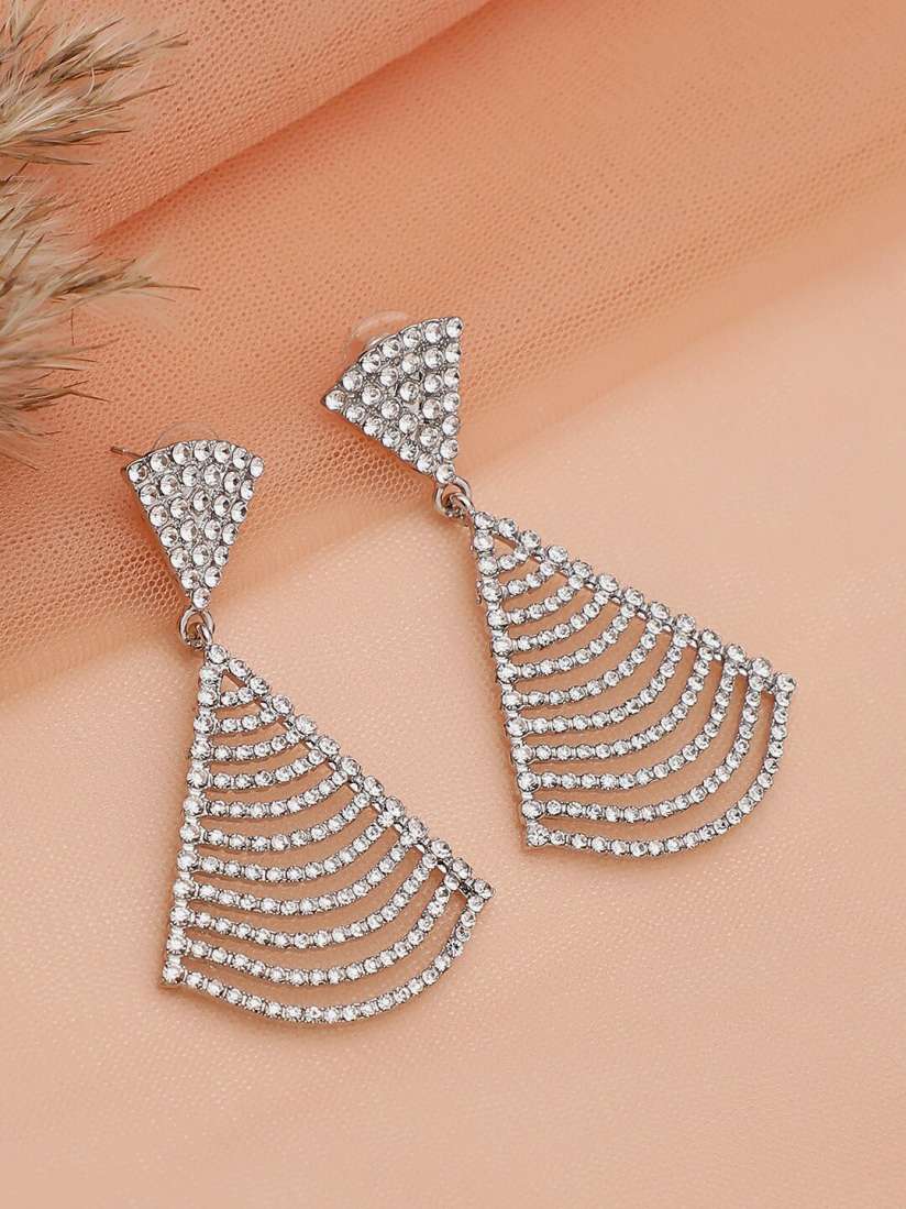 Myntra earings deals