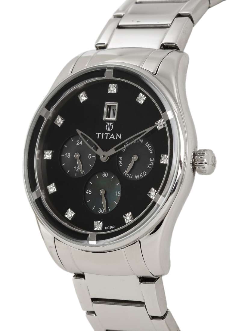 Titan women's chronograph watch outlet
