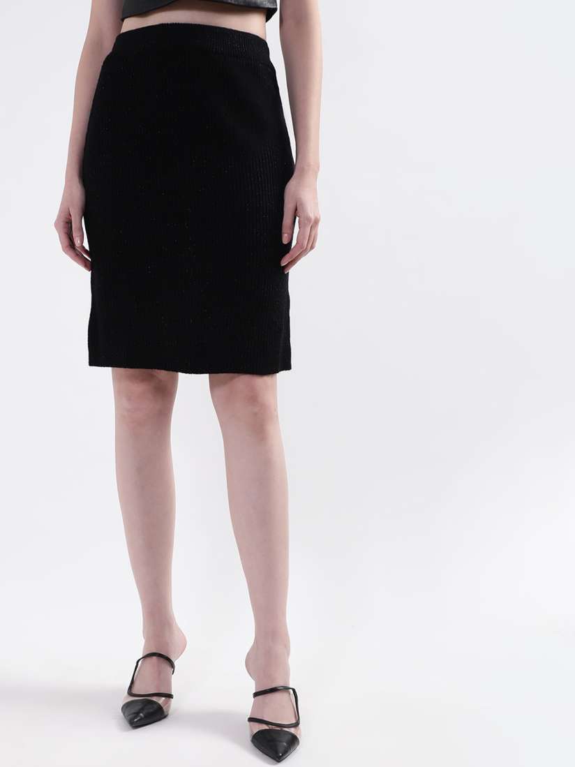 Solid black knee length pencil skirt online