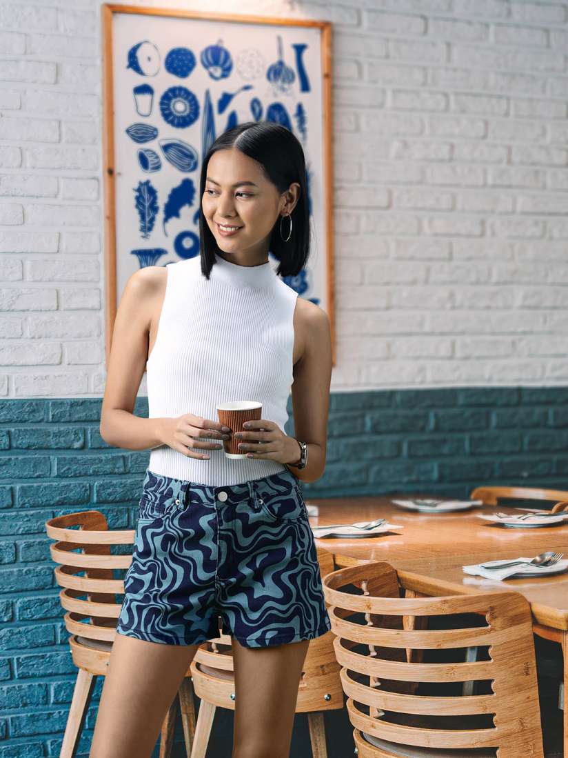 Blue hot pants shorts on sale