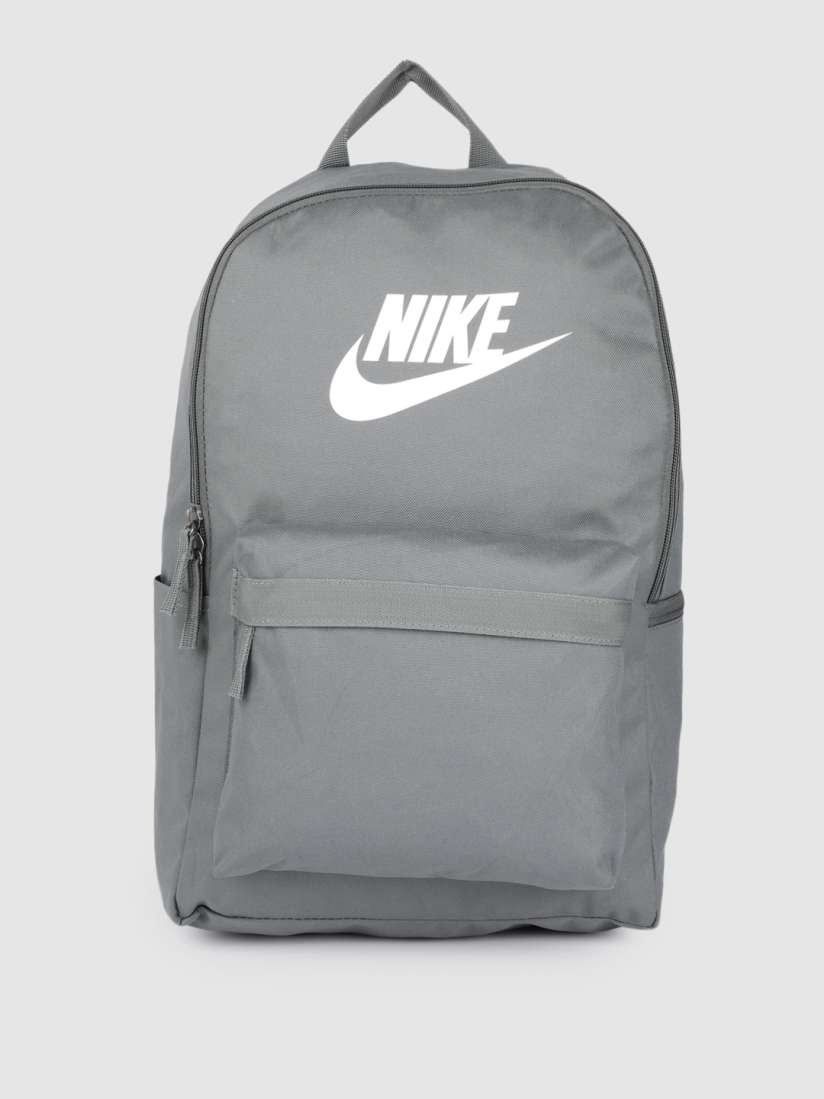 Nike bags myntra 2025