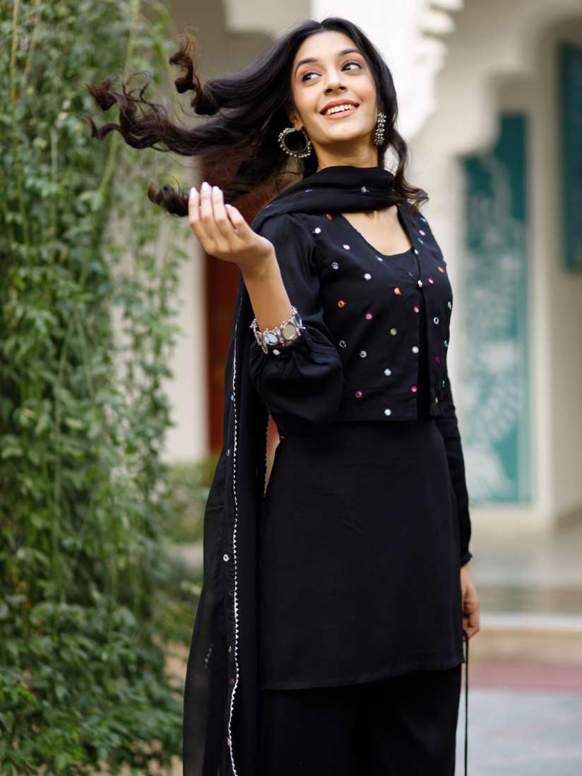 Black kurti online myntra deals