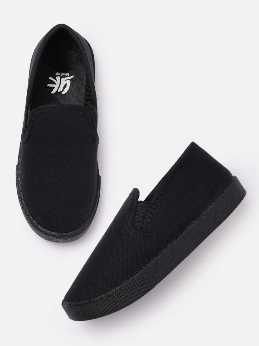 Black shoes myntra on sale