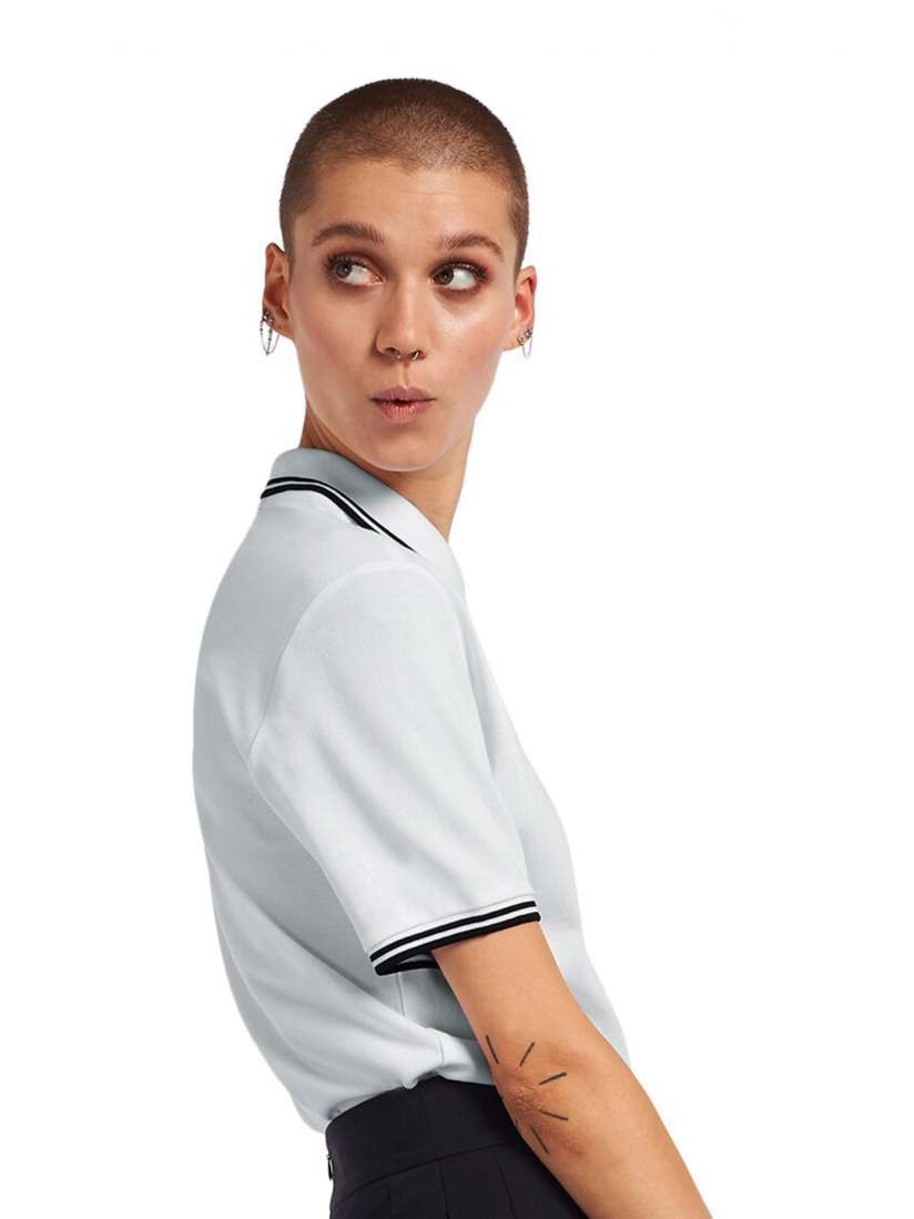Fred perry white t shirt sale shop