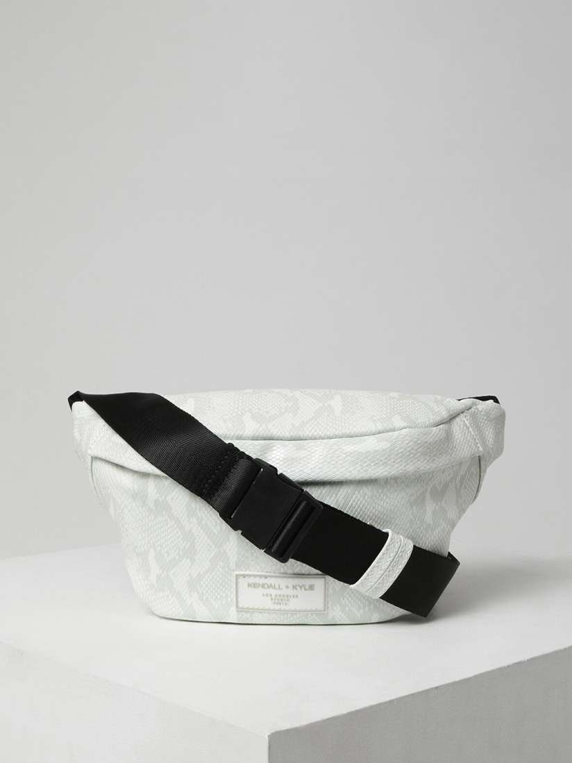 Kendall and kylie waist bag 2025