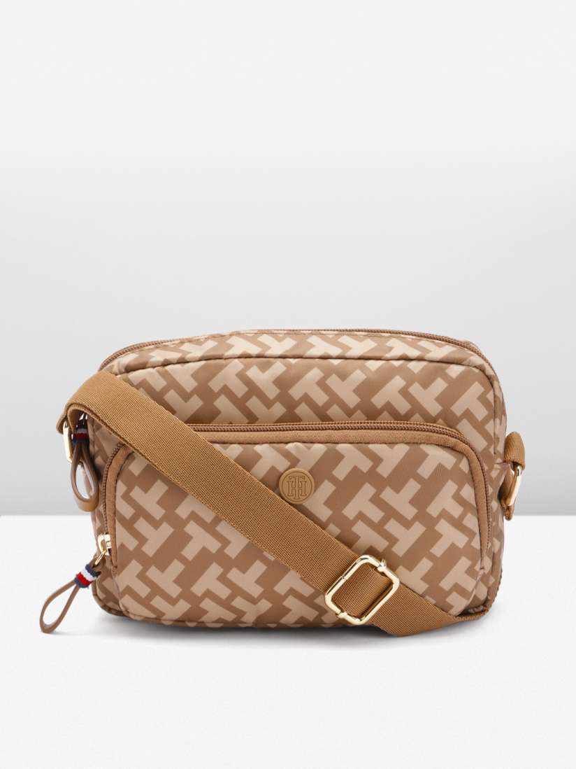 Tommy hilfiger bags myntra clearance