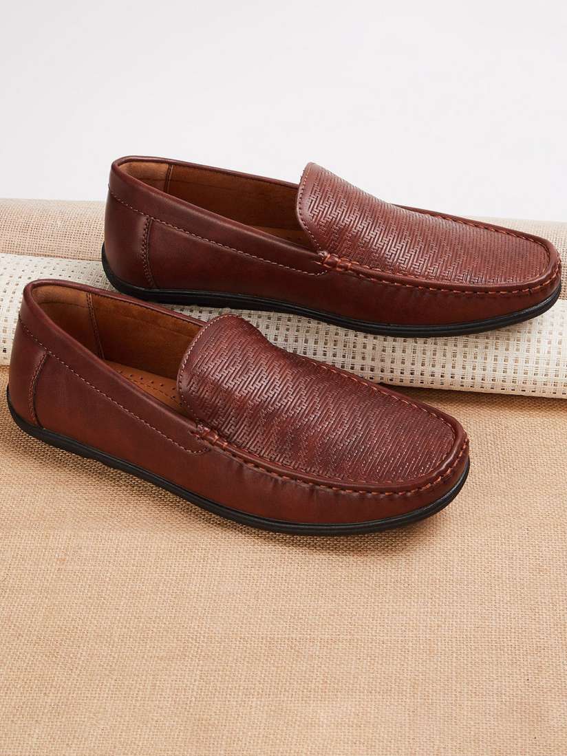 Lifestyle driving shoes top