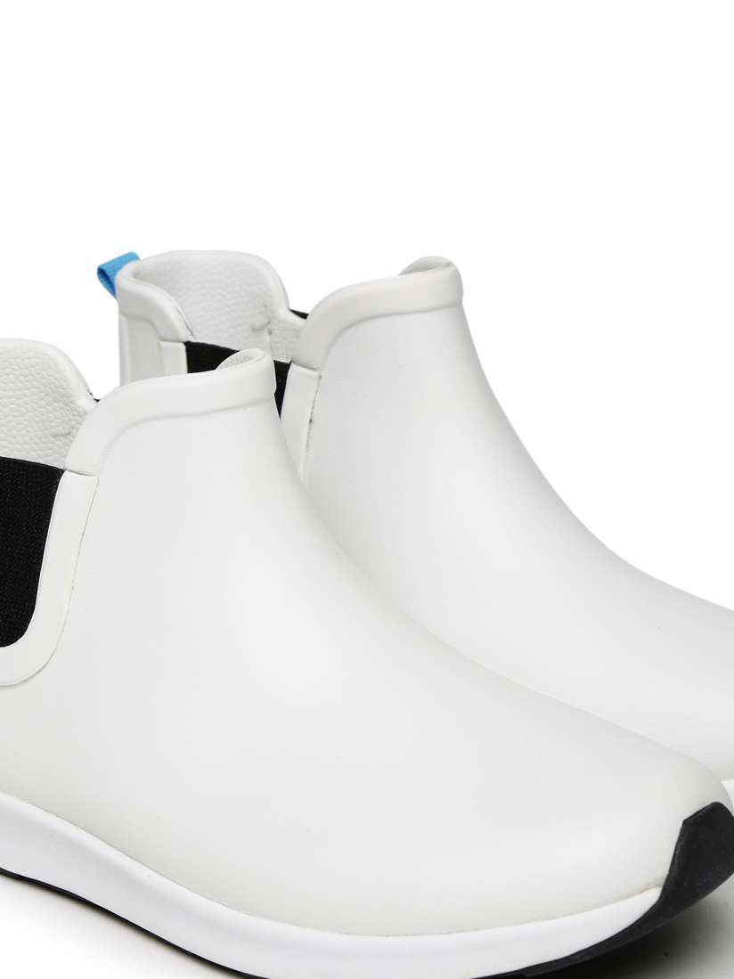 Buy native shoes Unisex White Apollo Rain Flat Boots Boots for Unisex 2124604 Myntra