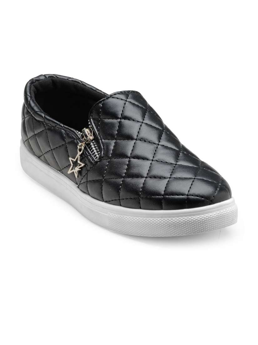 Women's black quilted slip on sneakers 2025