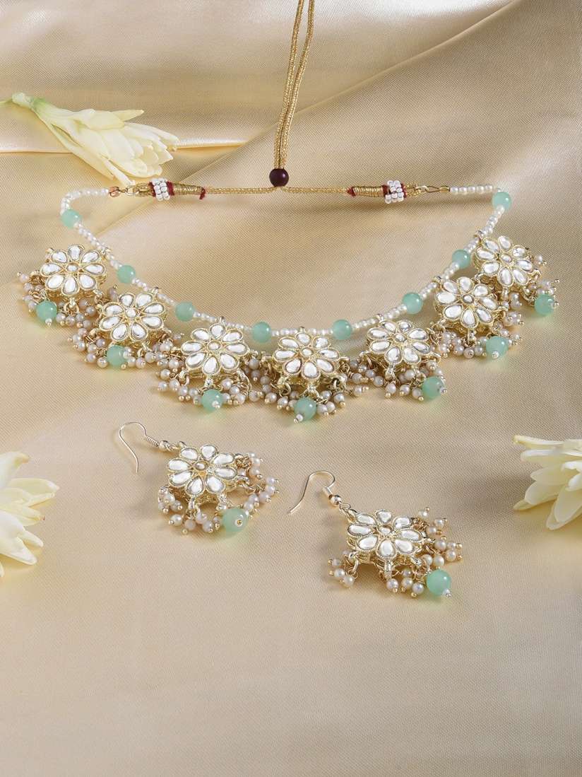 Buy Zaveri Pearls Kundan Studded Jewellery Set Jewellery Set for Women 21293460 Myntra