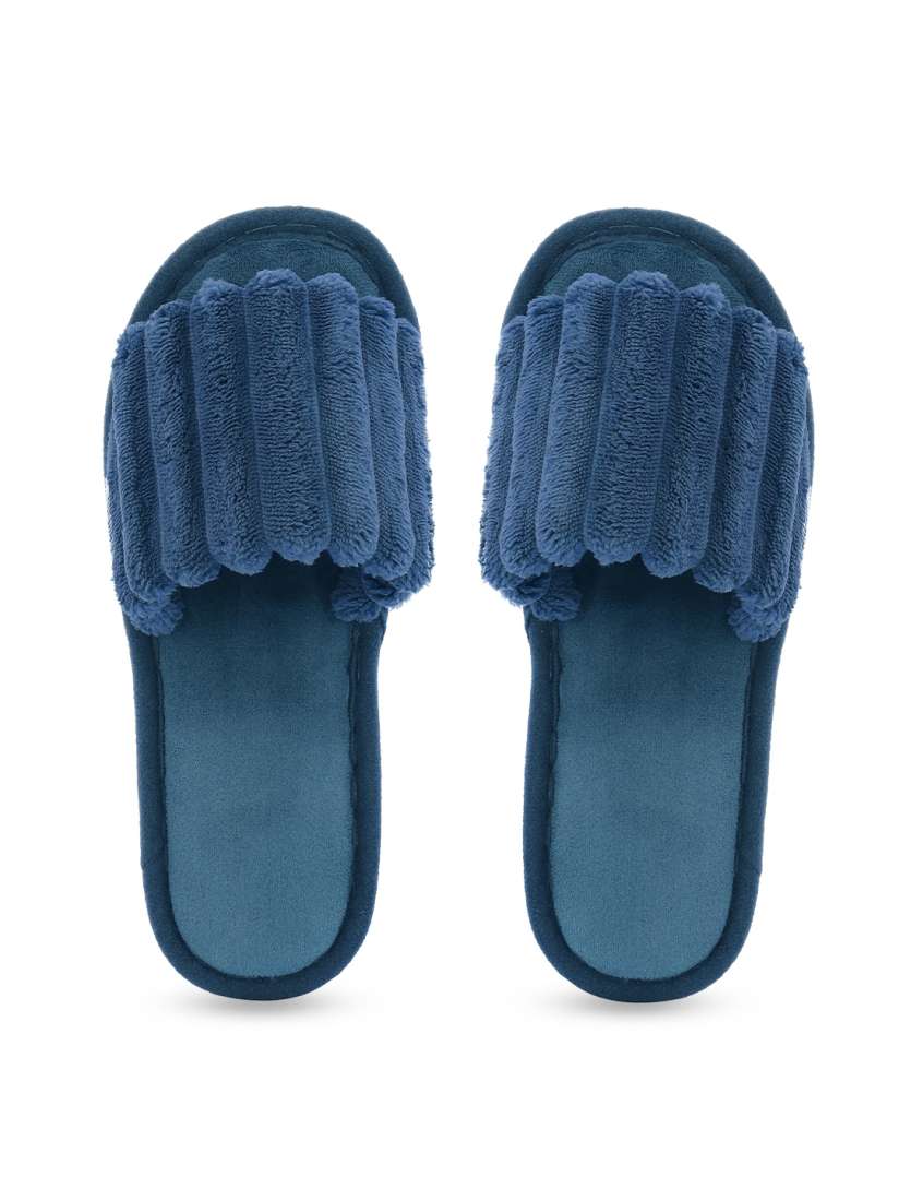 Fur slippers myntra deals
