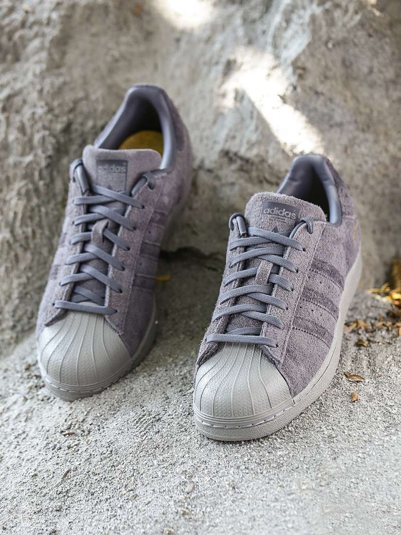 Grey suede superstars store