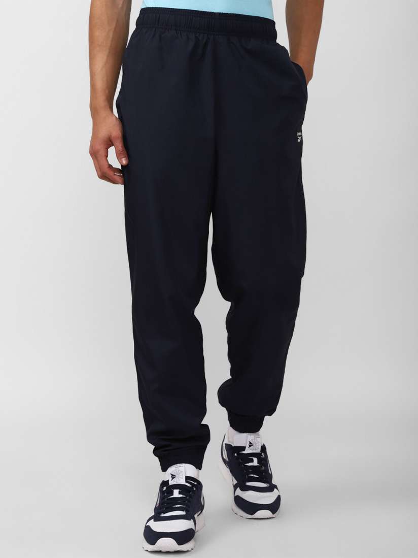 Reebok training joggers best sale