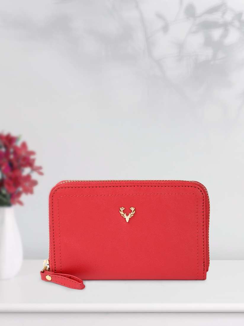 Myntra women wallets store