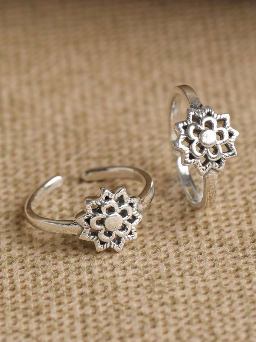 Buy Clara Set of 2 92.5 Sterling Silver Adjustable Flower Toe Rings Toe Rings for Women 21719014 Myntra