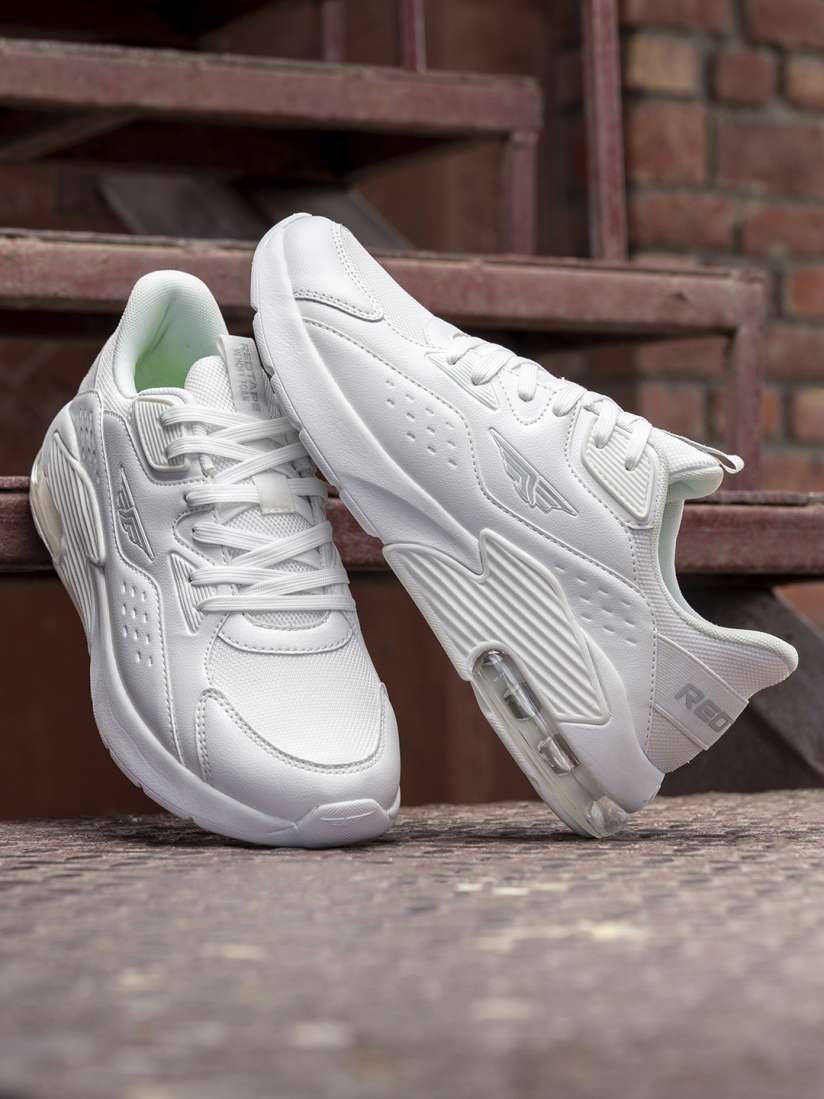 Red tape sneakers white discount