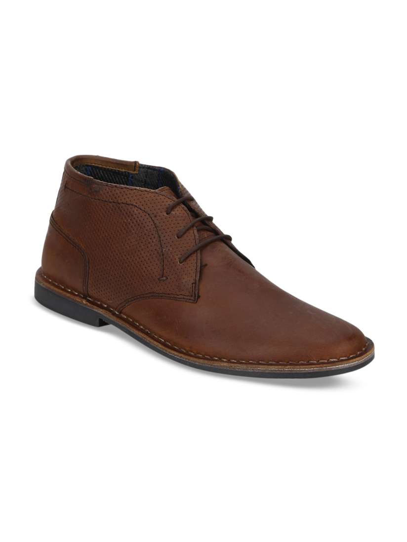 Red tape brown chukka boots online