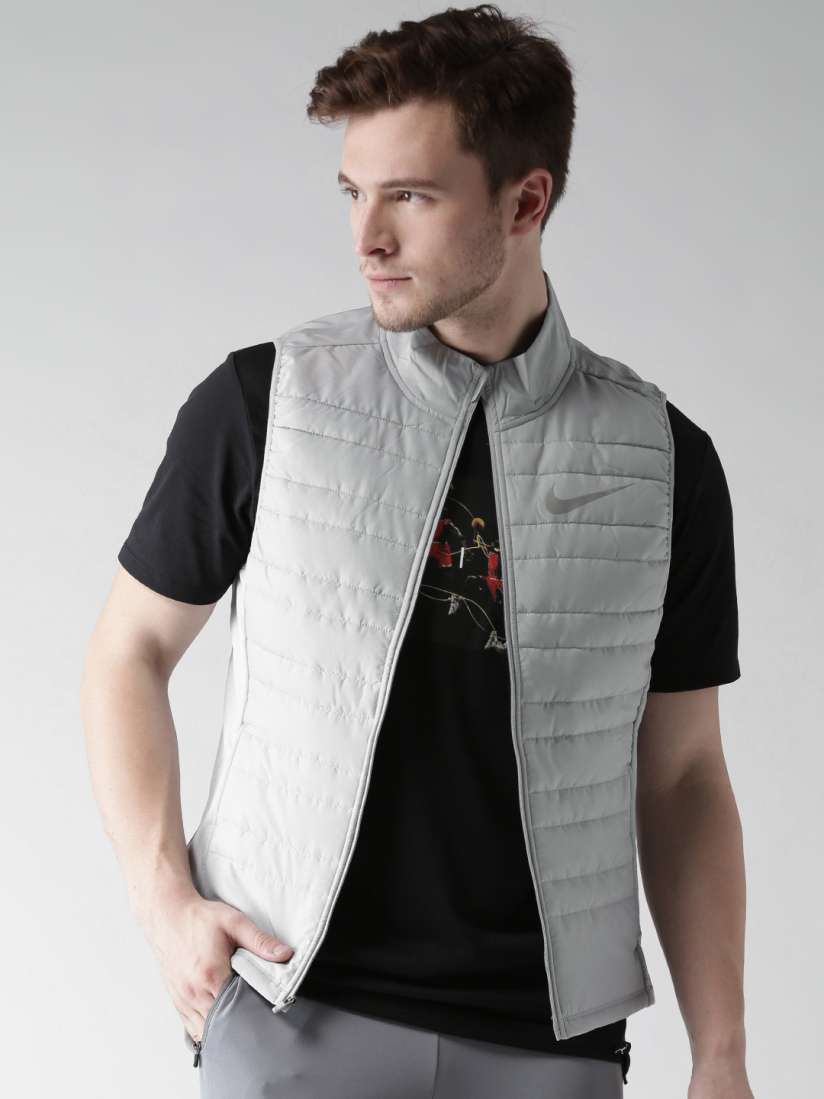 Nike filled essential jacket store