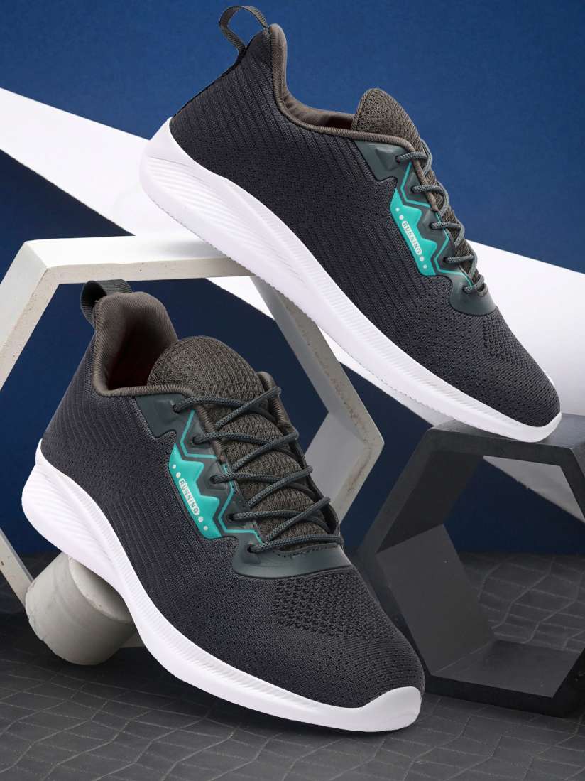 Roadster running shoes deals