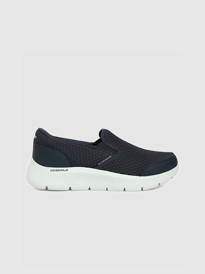 Myntra skechers store