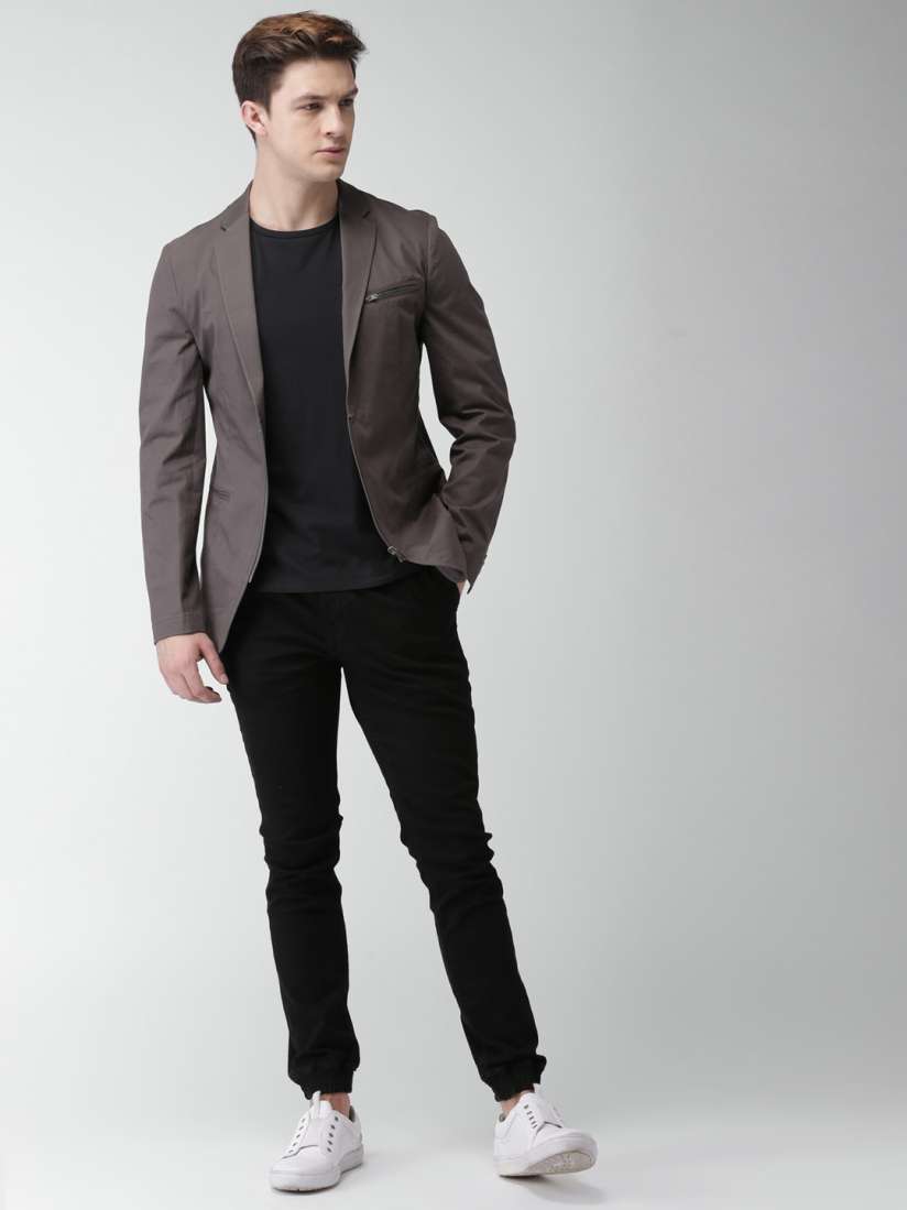 Round neck t shirt with blazer deals