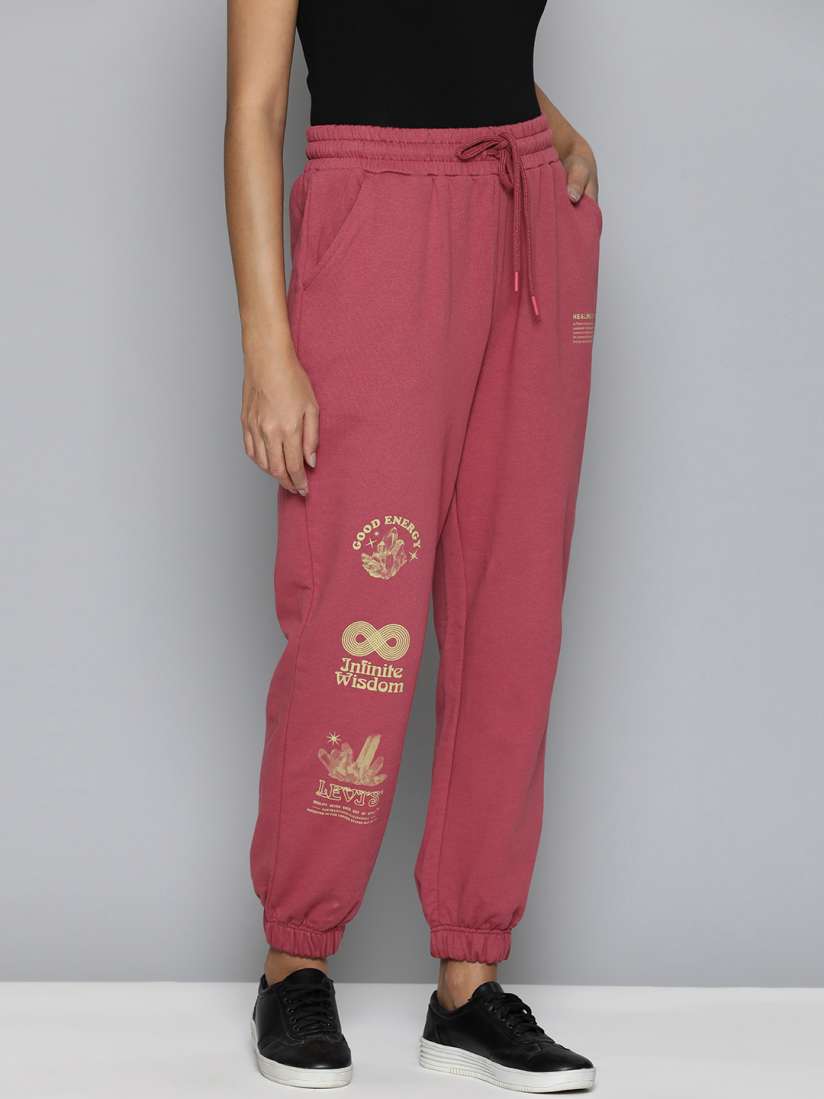 Levi's joggers womens 2025