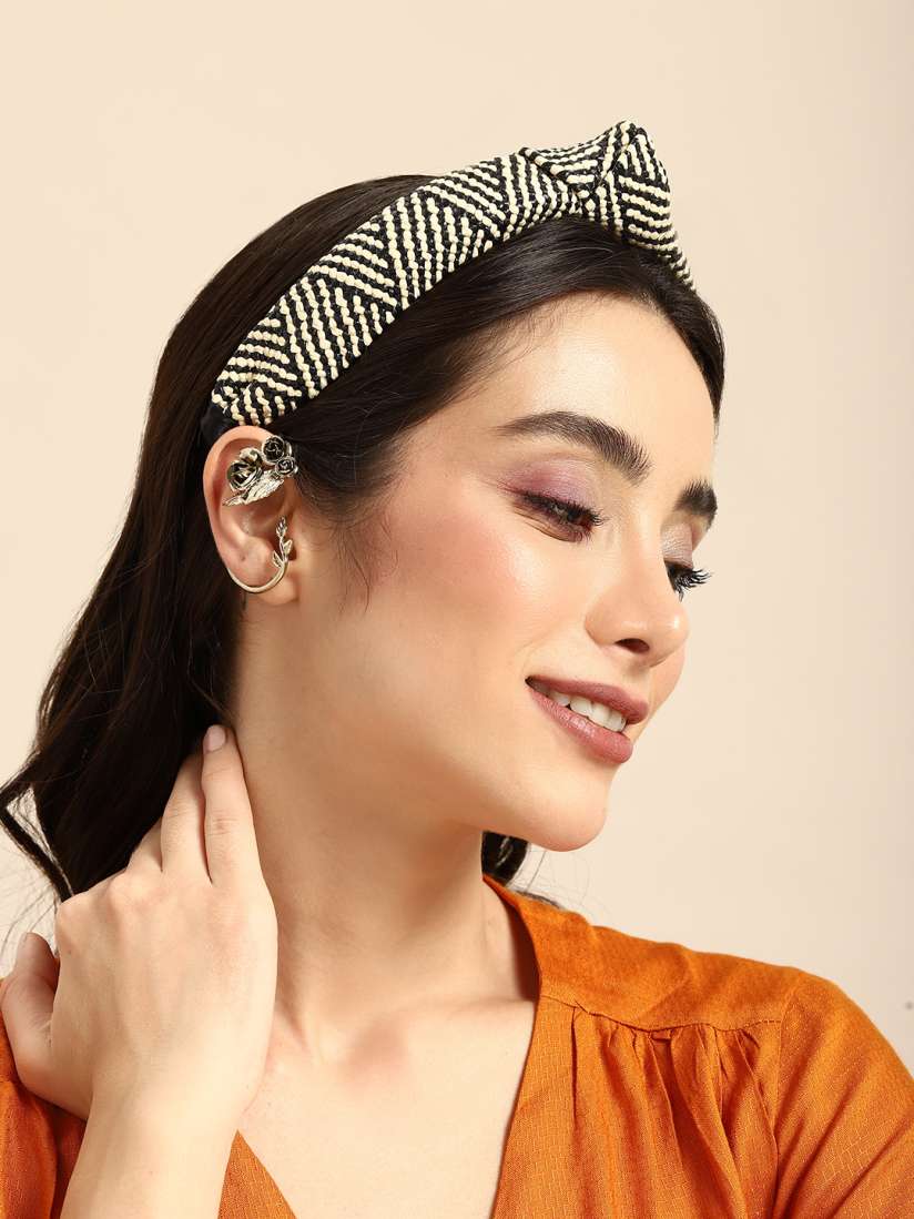 Ear cuffs myntra top