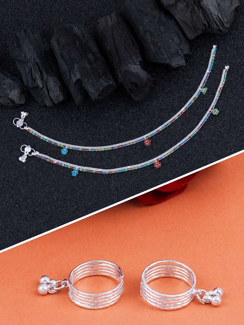 Silver payal with toe ring top