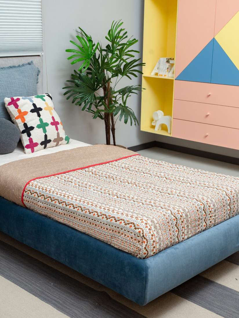 Buy URBAN SPACE Beige Brown Geometric AC Room Single Bed Blanket Blankets Quilts and Dohars for Unisex 22418088 Myntra