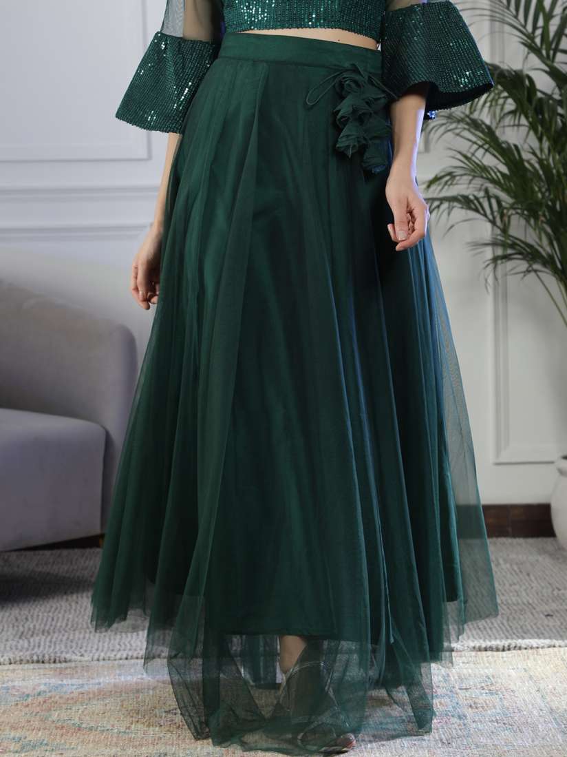 Flared net skirt outlet