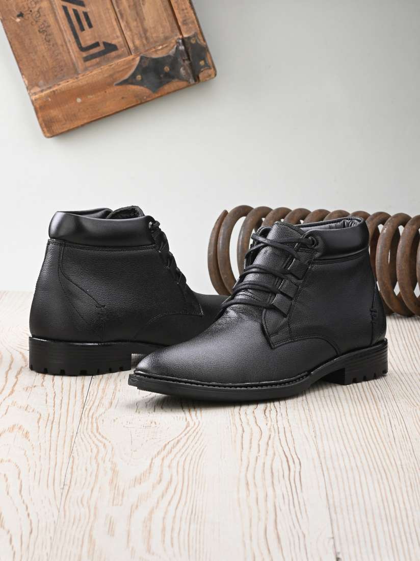 Knoos boots shop
