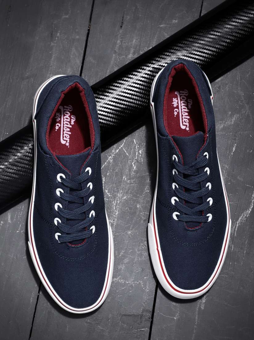 Roadster men navy blue sneakers discount