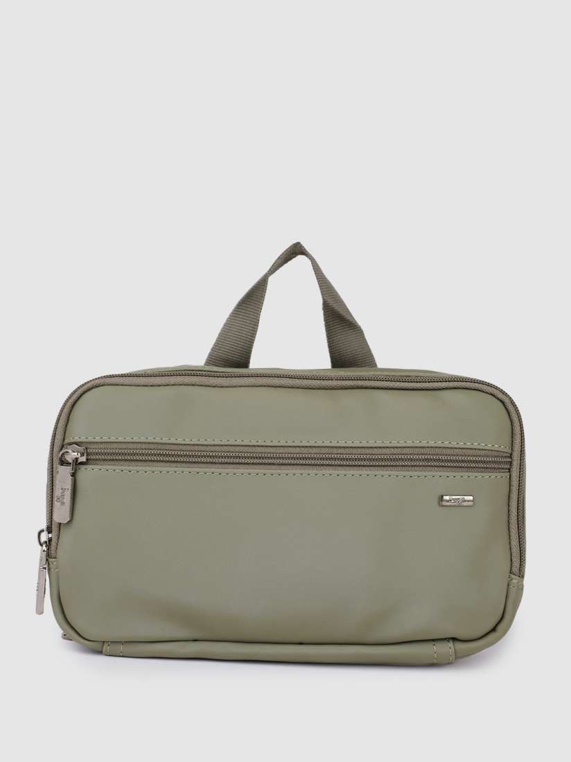Baggit duffle bag price store