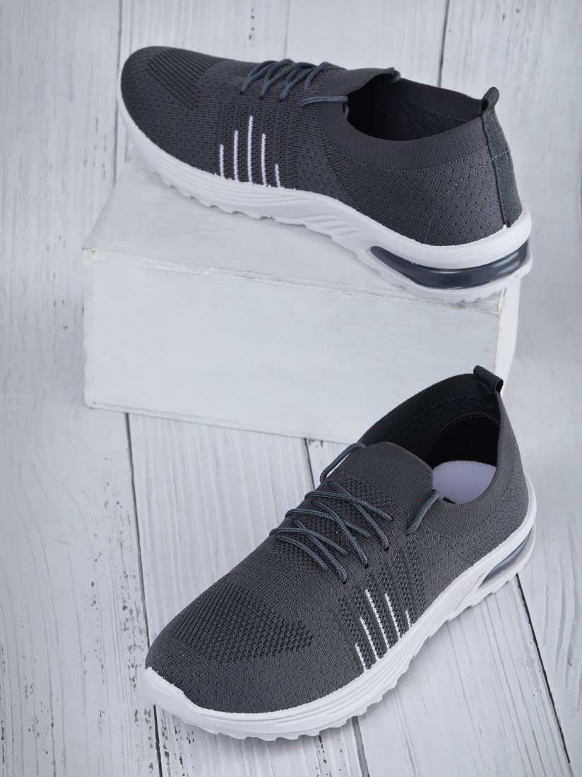 Myntra women sports shoes clearance