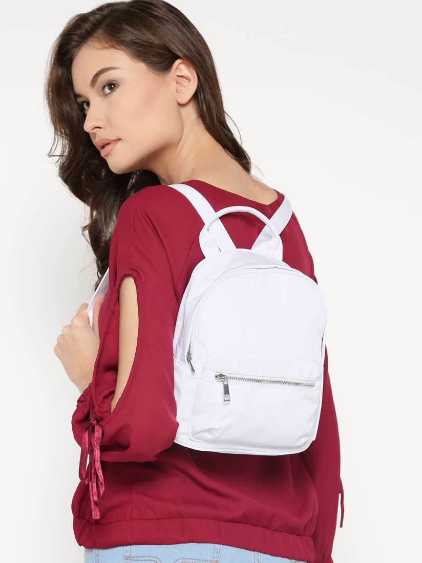 F21 backpack shop