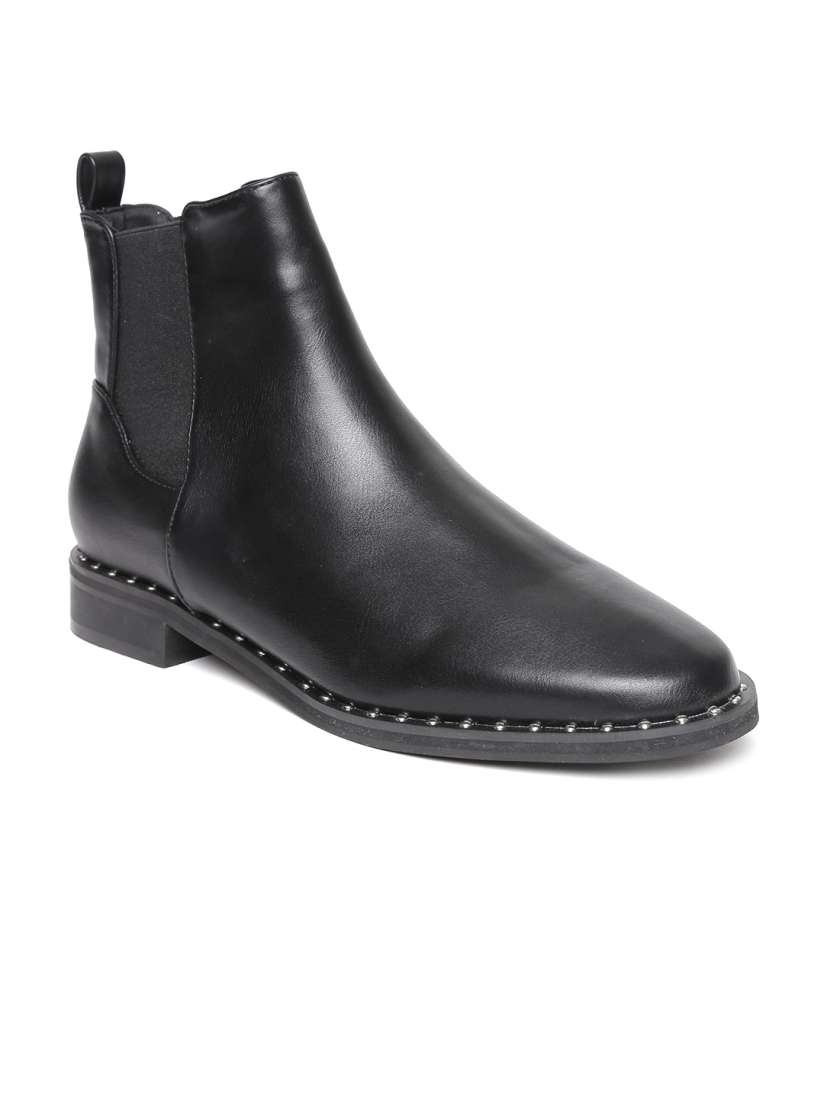 Myntra chelsea boots clearance