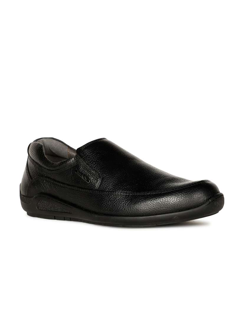 Hush puppies myntra online