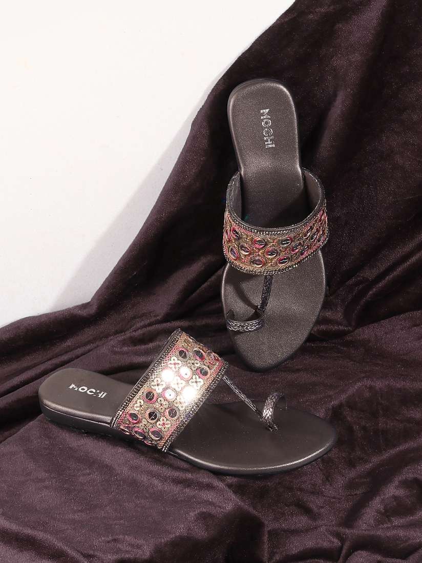 Mochi flats clearance