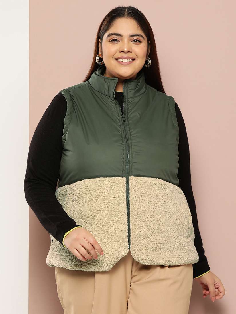 Sztori Plus Size Mock Collar Faux Fur Detailed Sleeveless Tailored Jacket