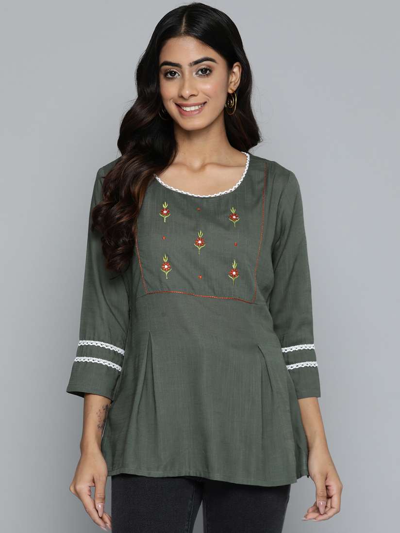 Buy HERE NOW Floral Embroidered Flared Sleeves Kantha Work Kantha Work Pleated Kurti Kurtis for Women 23157666 Myntra