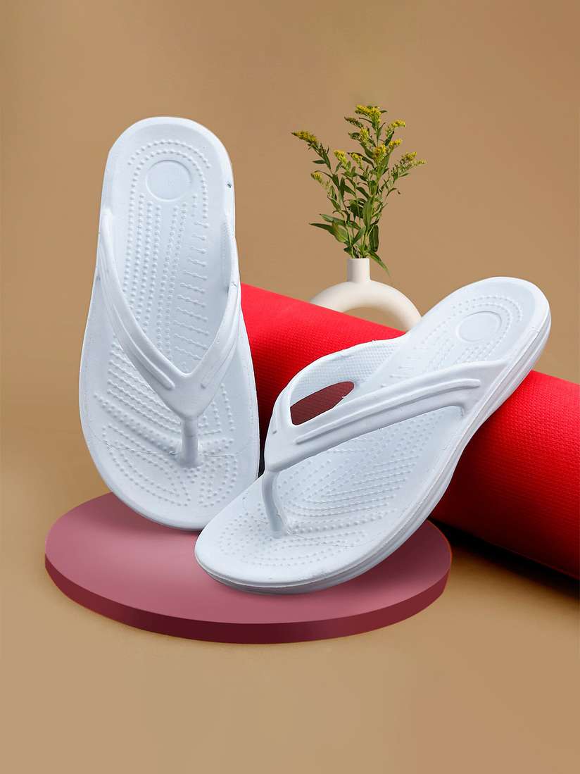 Buy KRAASA Women Textured Thong Flip-Flops - Flip Flops for Women 23201136  | Myntra